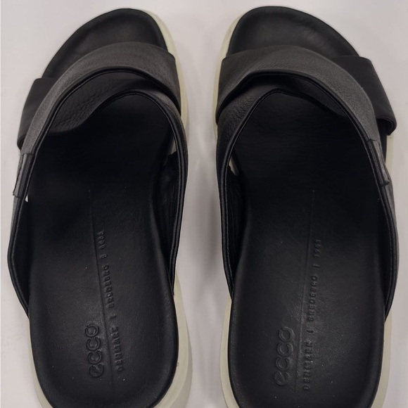 Eco Black Crisscross Slide Sandals size 8 pre
Owned good condition - Picture 3 of 6